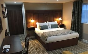 Twin Oaks Hotel